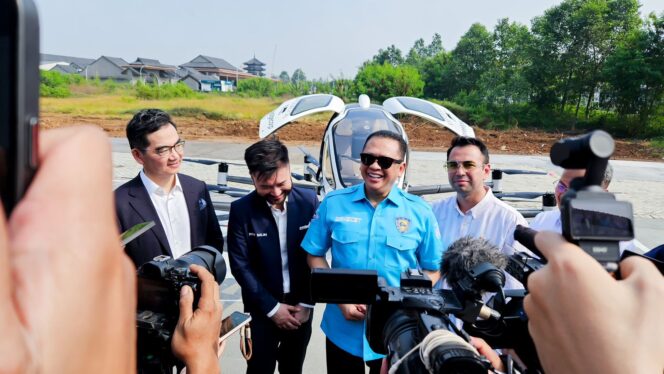 
					Bamsoet Apresiasi Kesuksesan Uji Terbang Taxi Udara EHang 216-S Berpenumpang Pertama di Indonesia