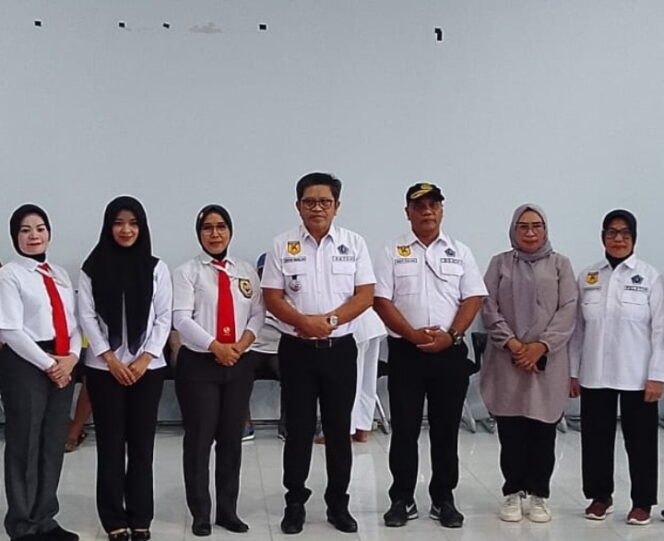 
					Ketua Forki Kota Kendari Ridwan Badallah Semangati Atlet Jelang Kejurda Piala Gubernur Sultra